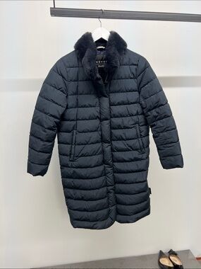 Weekend Max Mara Navy Puffer Coat